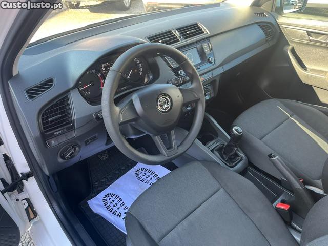 Skoda Fabia 1.0 ACTIVE — fotografia 9