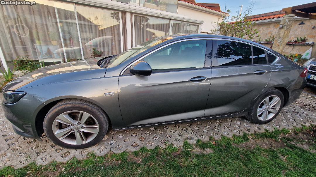 Opel Insignia Grand Sport — fotografia 2