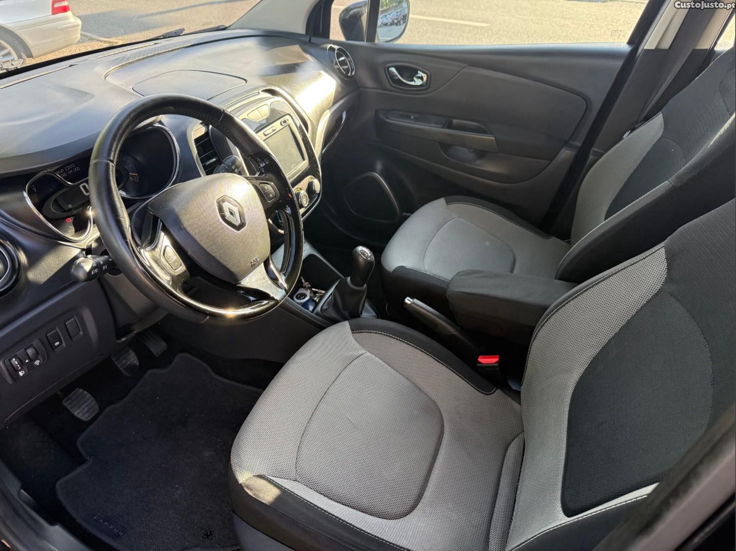 Renault Captur 0.9 TCE Sport — fotografia 3