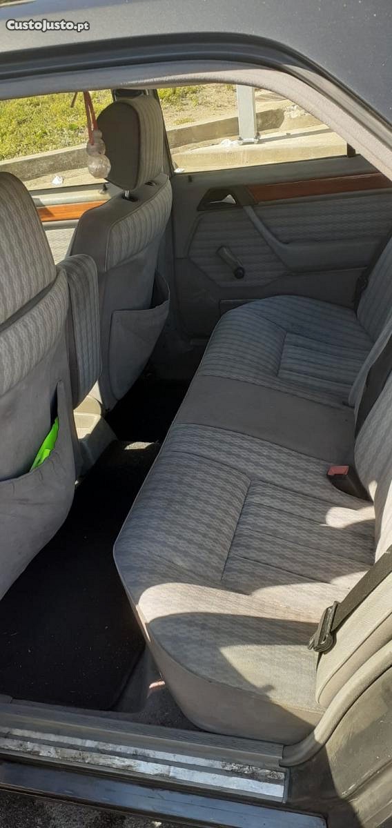 Mercedes-Benz C 250 w124 — photo 2
