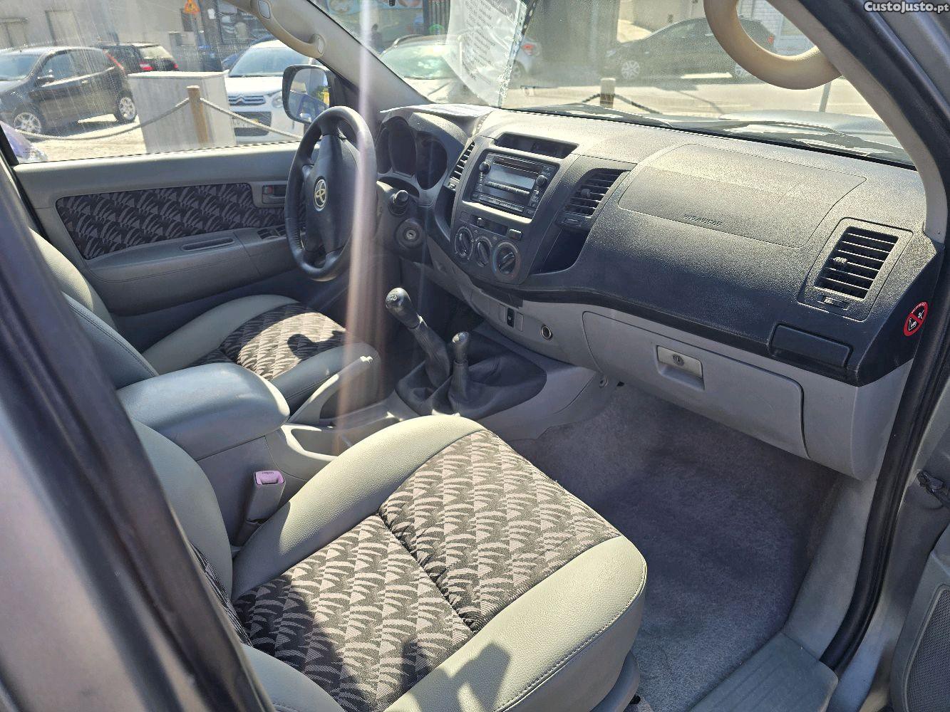 Toyota Hilux 2.5 TD de 144cv, Nacional,144.000klmts!! — fotografia 5