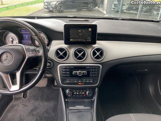 Mercedes-Benz GLA 220 d Urban — fotografia 7