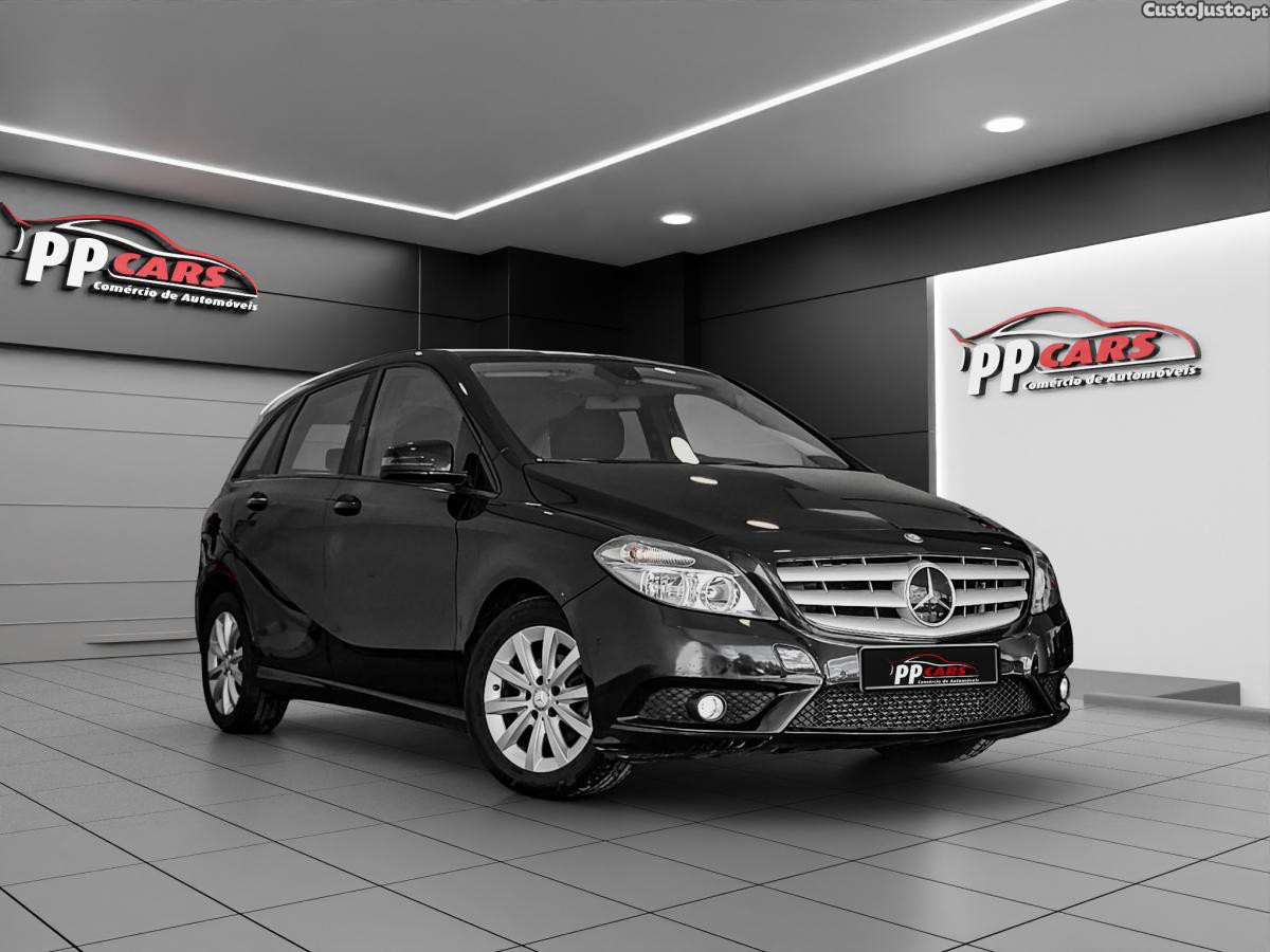 Mercedes-Benz B 180 CDI BlueEFFICIENCY N — fotografia 18