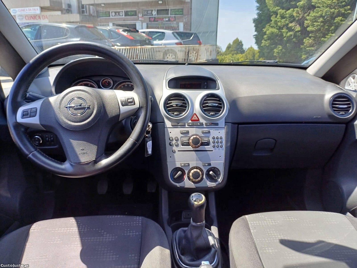 Opel Corsa Diesel5 Lug ( Viatura Nacional) — fotografia 4