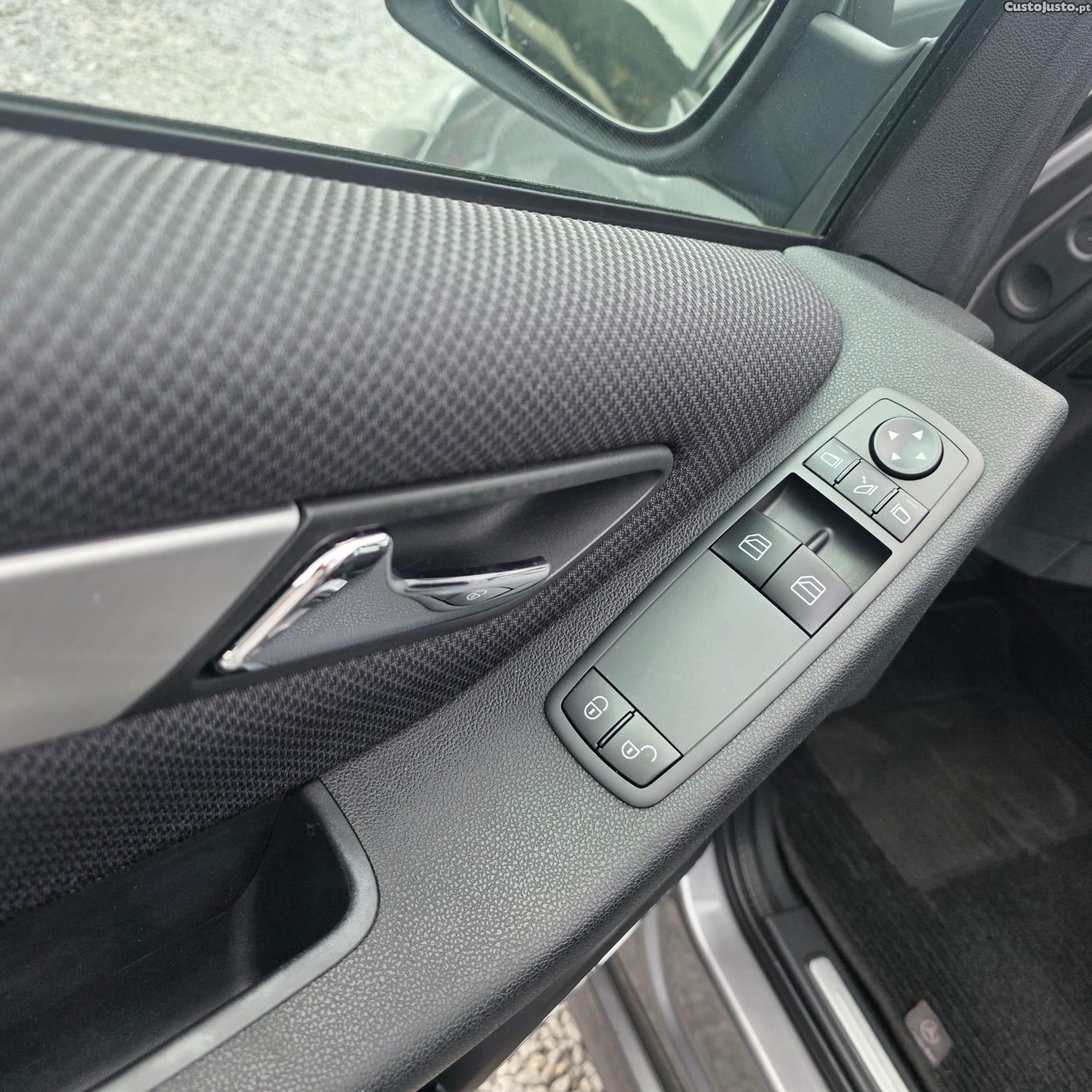 Mercedes-Benz A 180 CDi Avantgarde Aut. — fotografia 9