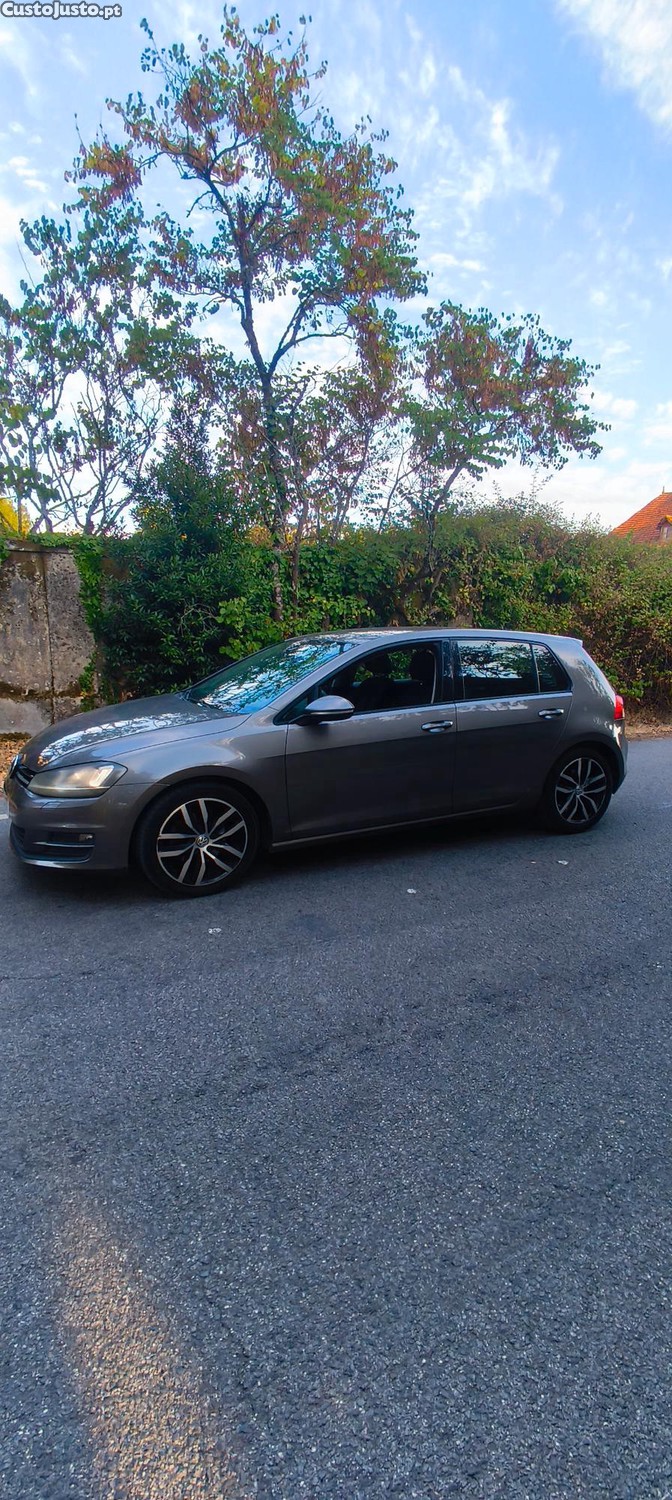 Volkswagen Golf 2.0 TDI Highline — fotografia 3