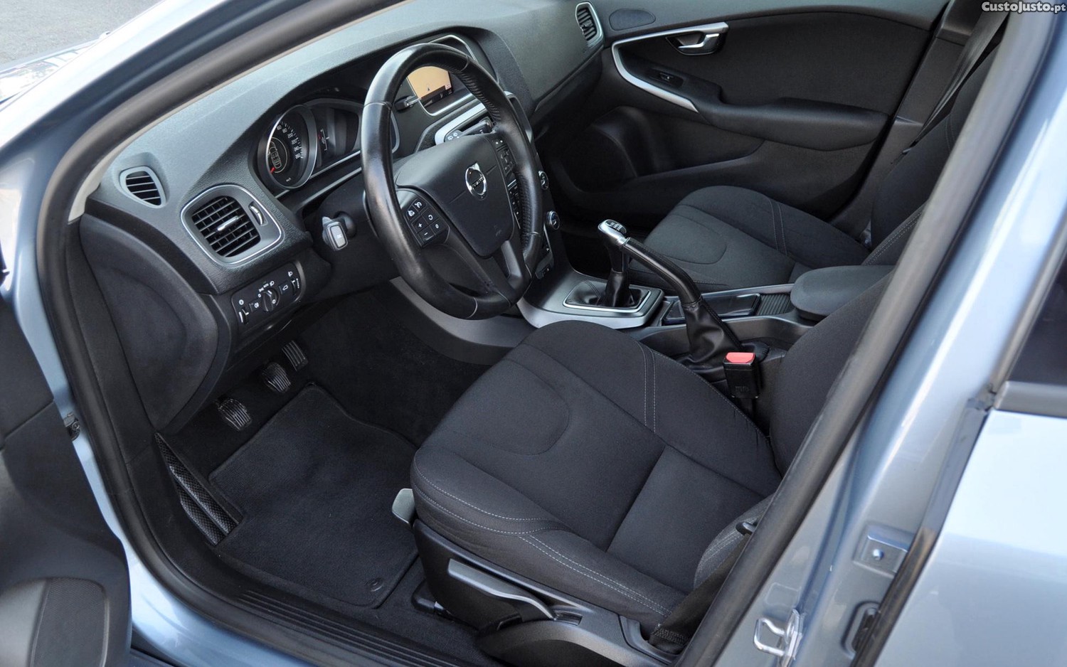 Volvo V40 D2 Kinetic - 18 foto 5