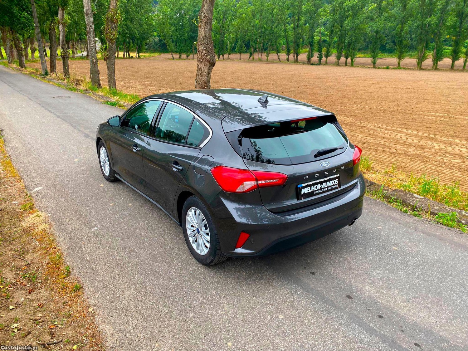 Ford Focus 1.0 EcoBoost Titanium - 19 — photo 4
