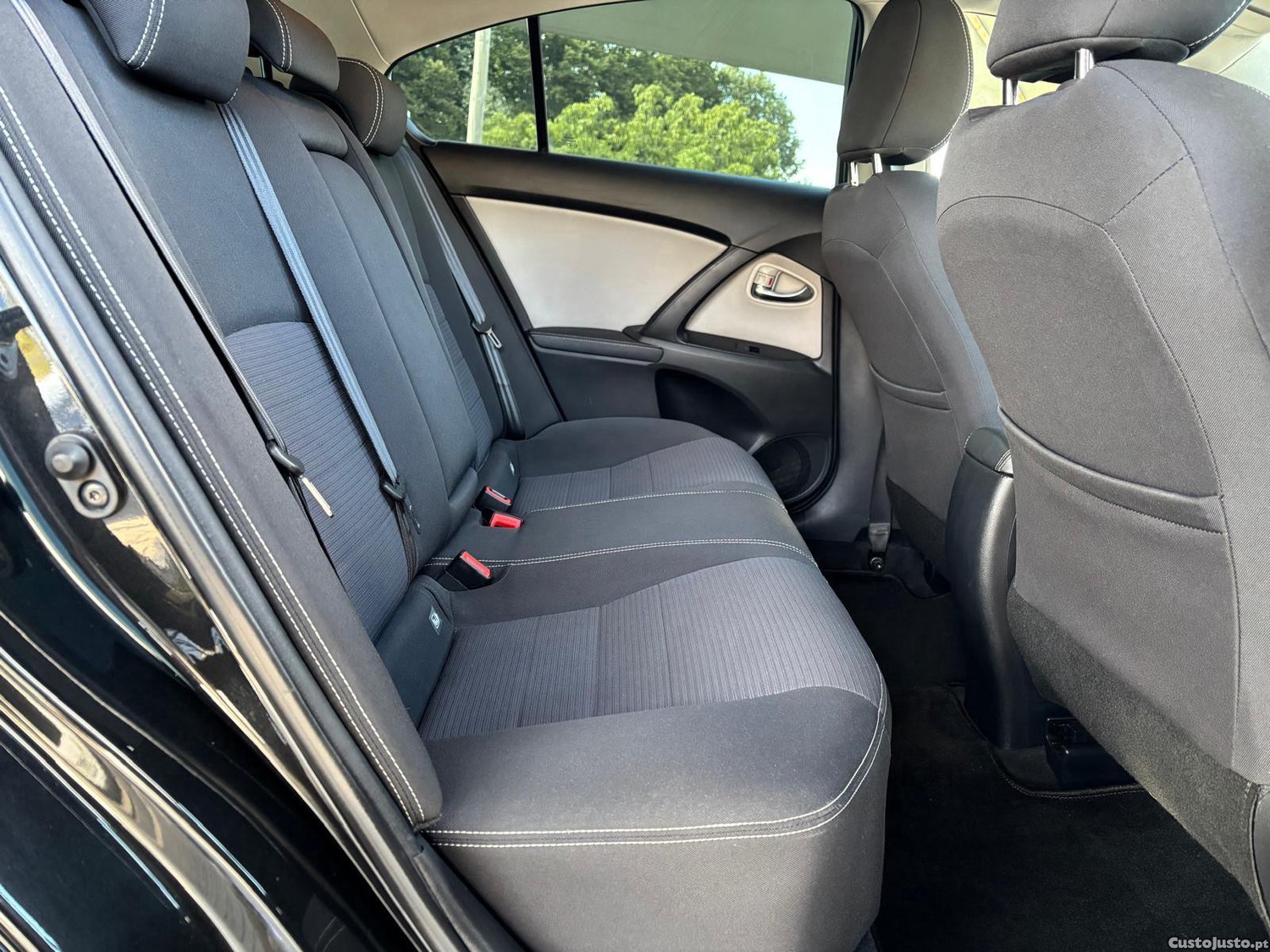 Toyota Avensis 2.0 D-4D Exclusive+GPS — fotografia 9