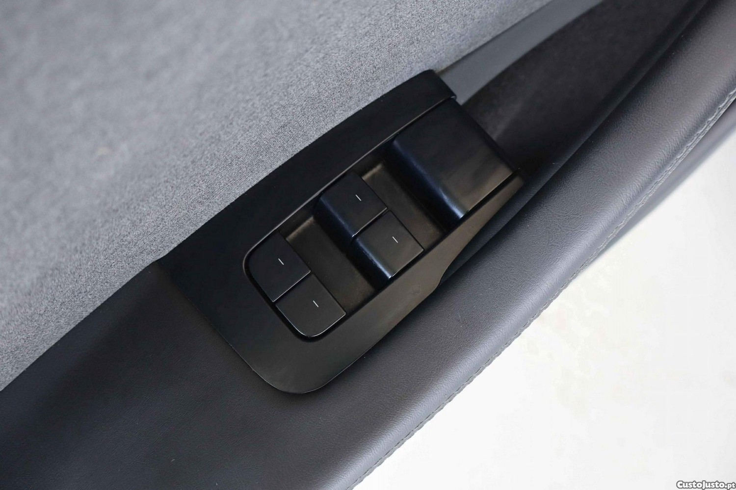 Tesla Model 3 Long Range Tração Traseira Premium — fotografia 18