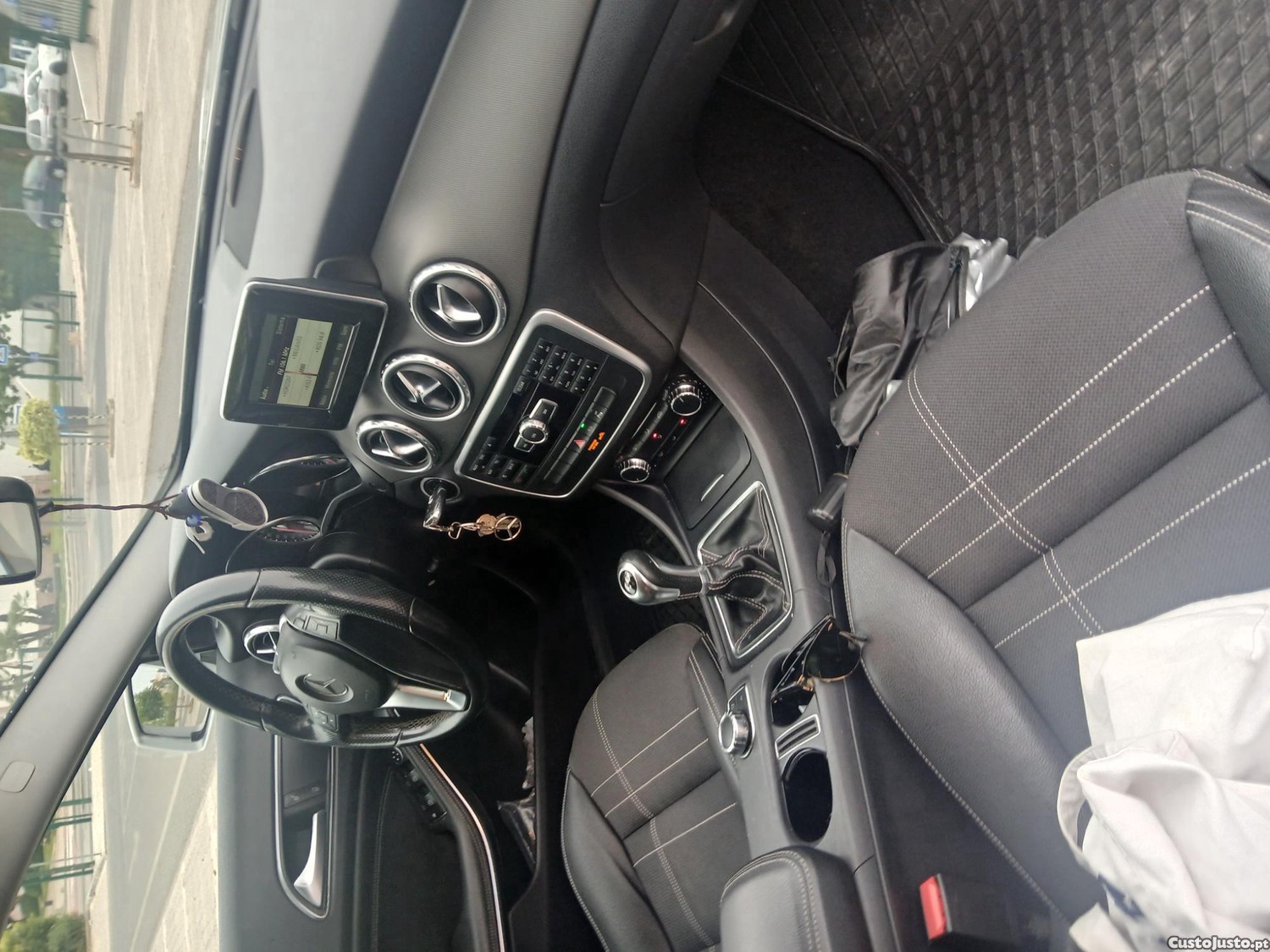 Mercedes-Benz GLA 200 2.2 136 cv — fotografia 8
