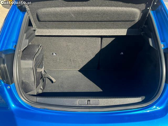 Peugeot e-208 GT LINE — fotografia 2