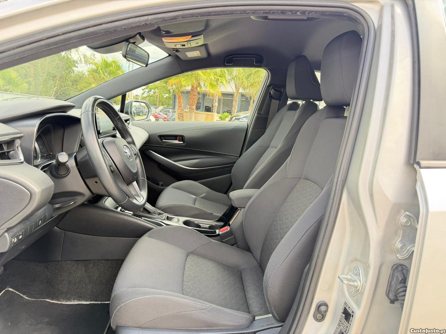 Toyota Corolla 1.8 Hybrid Comfort — fotografia 3