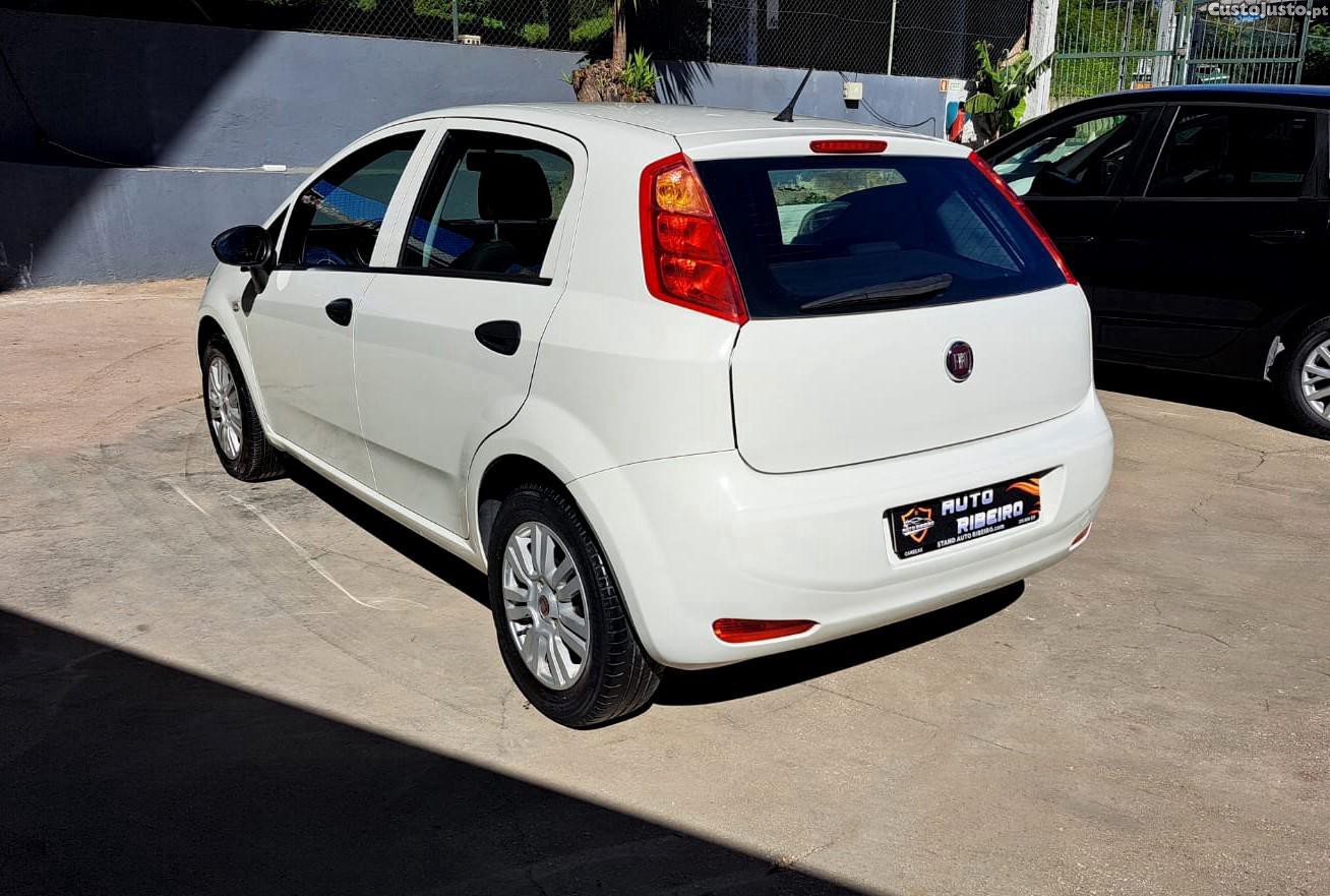 Fiat Punto 1.3 M-Jet Easy S&S — fotografia 10