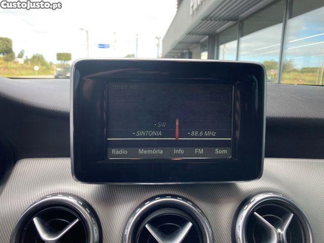 Mercedes-Benz GLA 220 d Urban — fotografia 5