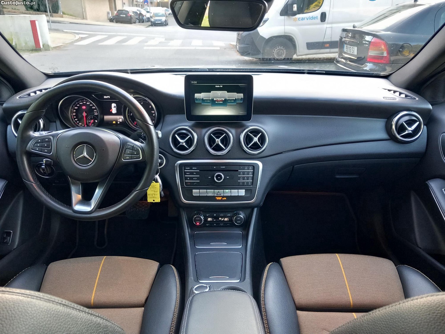 Mercedes-Benz GLA 180 d Style Aut. — fotografia 6