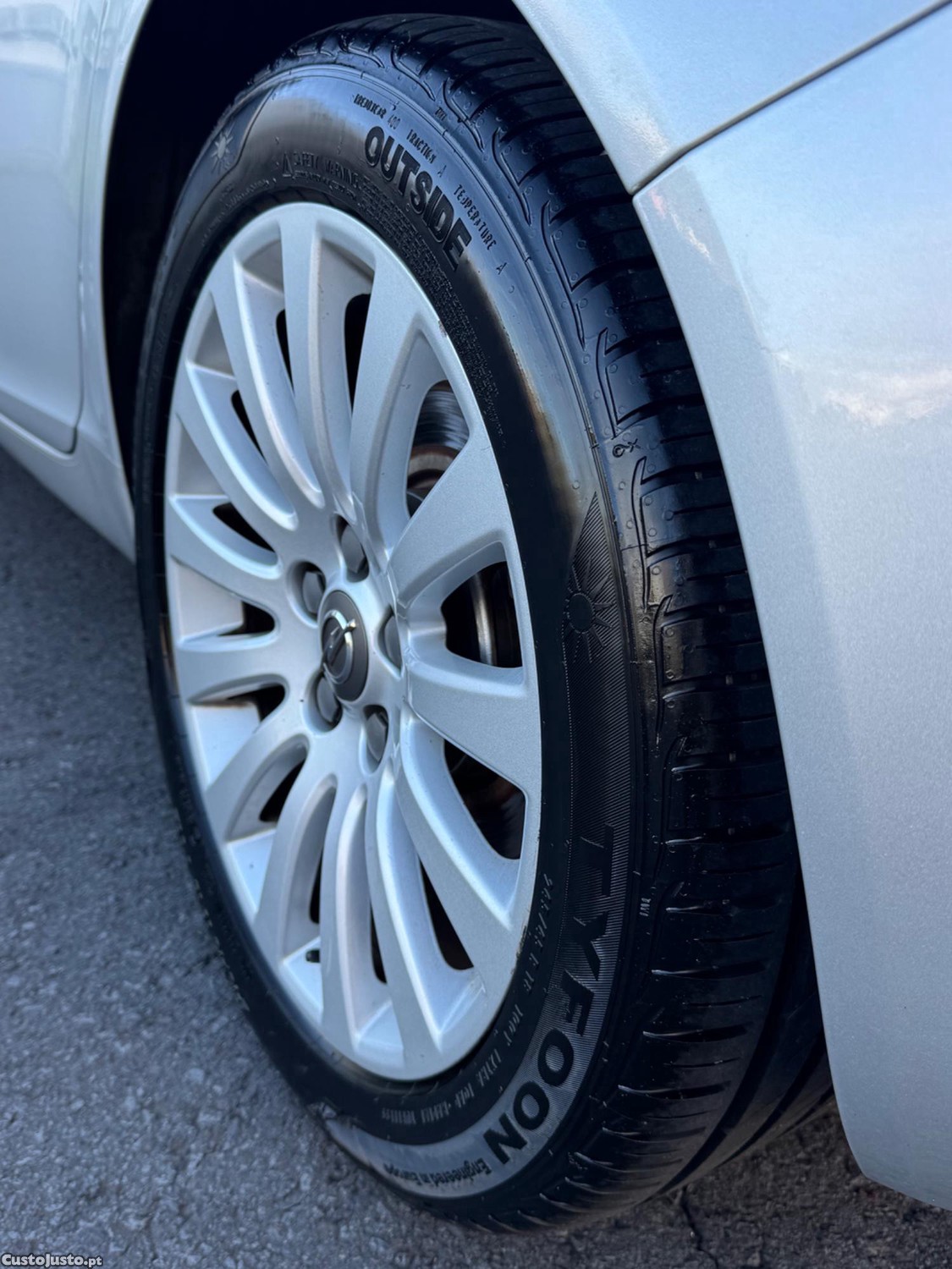Opel Insignia 2.0 Diesel 160CV Impecável Motor de Corrente — fotografia 6
