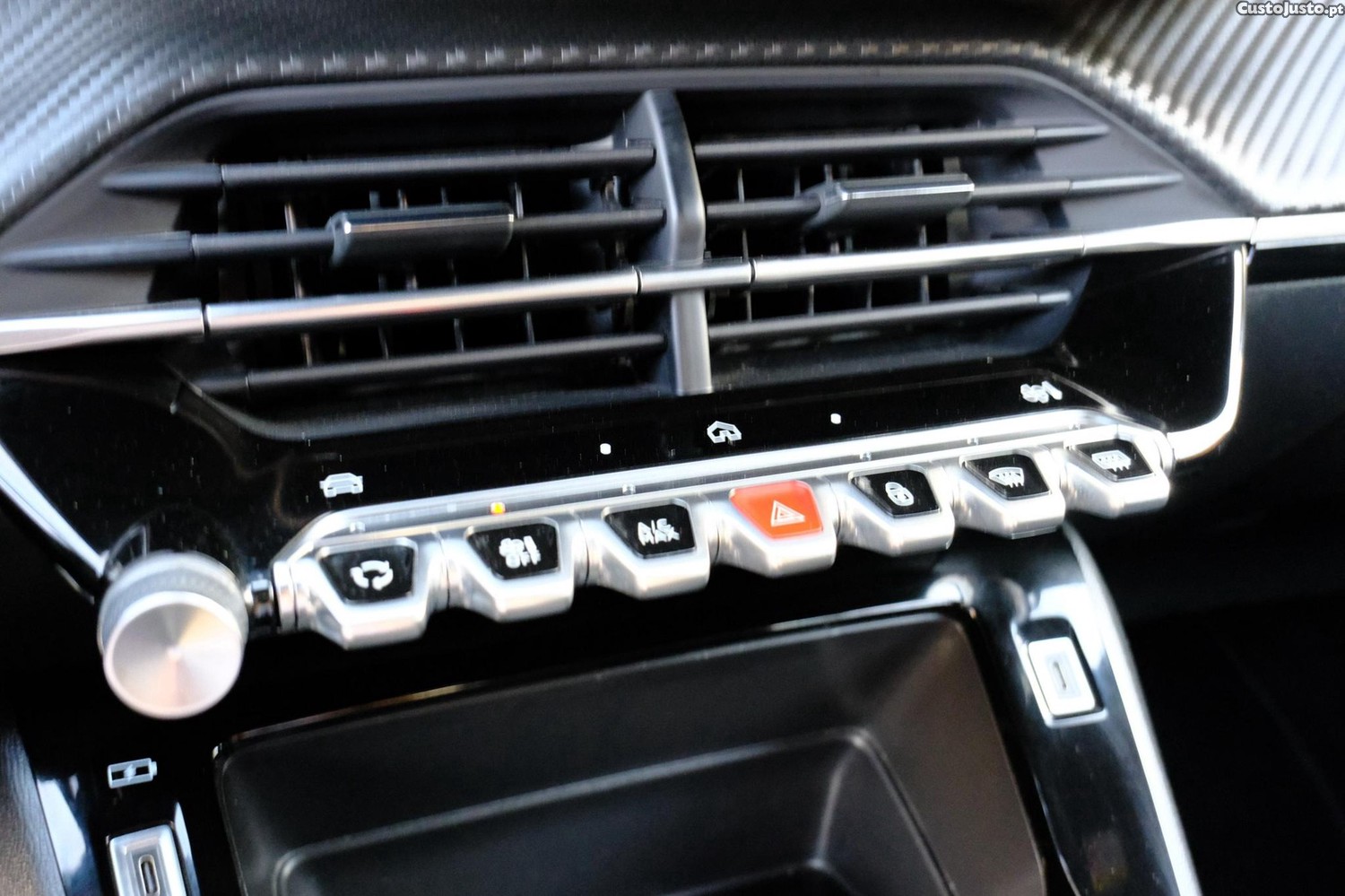 Peugeot 2008 1.2 PureTech Style — fotografia 3