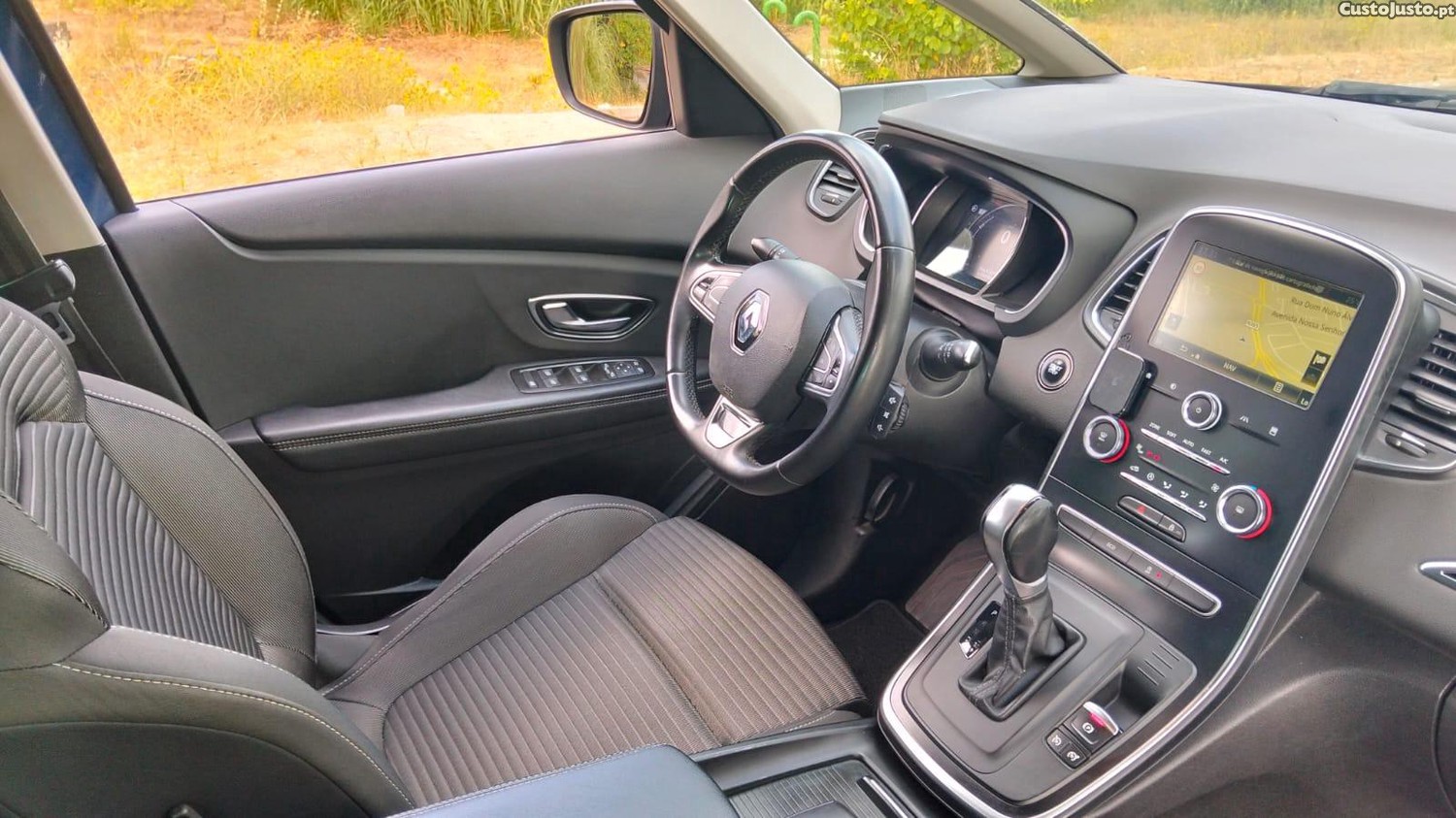 Renault Scénic Blue dCi — fotografia 10