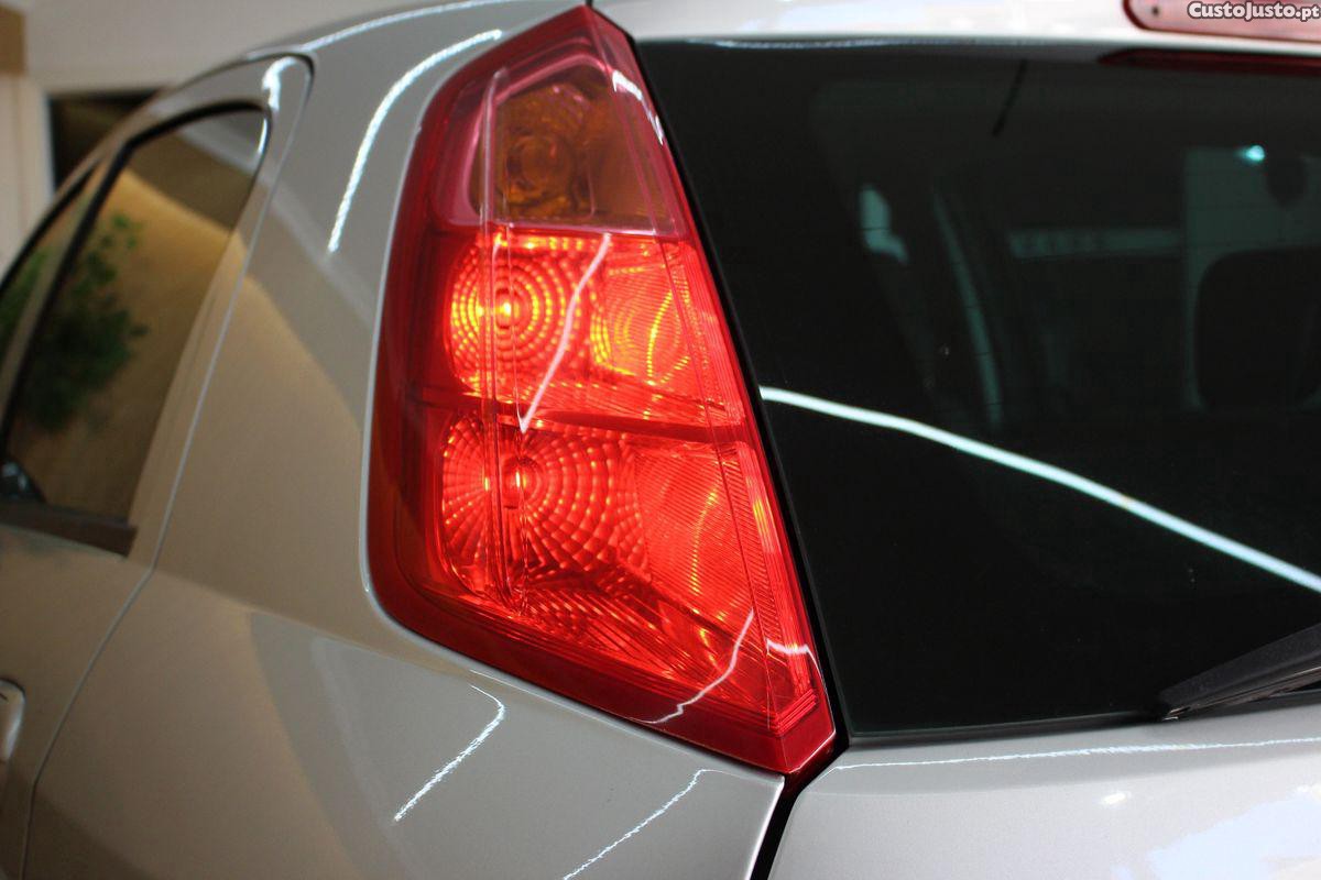 Fiat Punto 1.2 Lounge S&S — fotografia 10