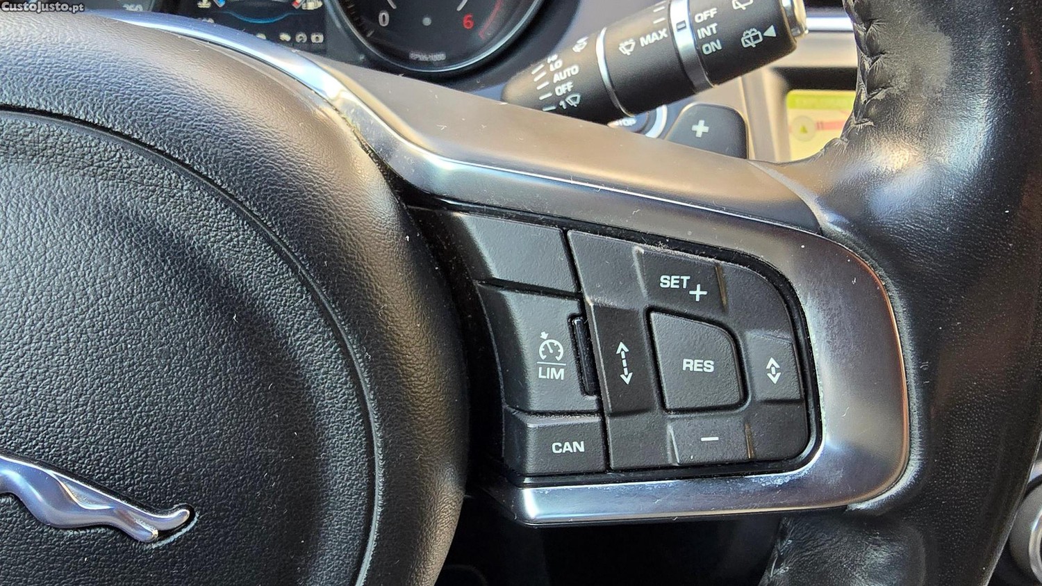 Jaguar E-Pace 2.0 R-Dynamic First Edition AWD Aut. — fotografia 11