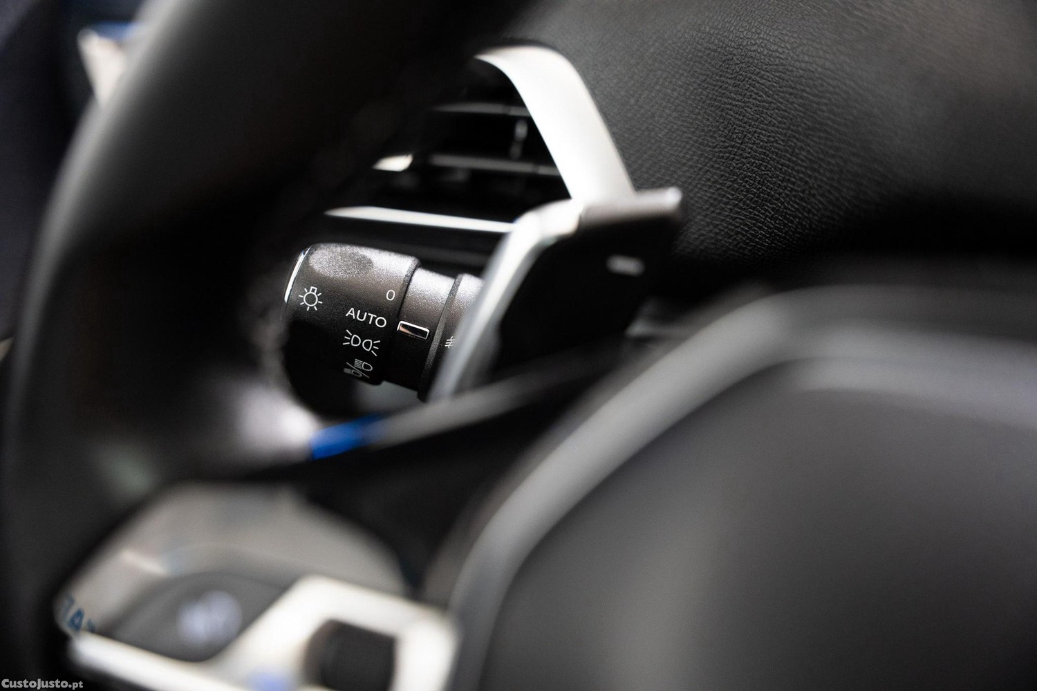 Peugeot 5008 1.2 PureTech Allure EAT8 — fotografia 19