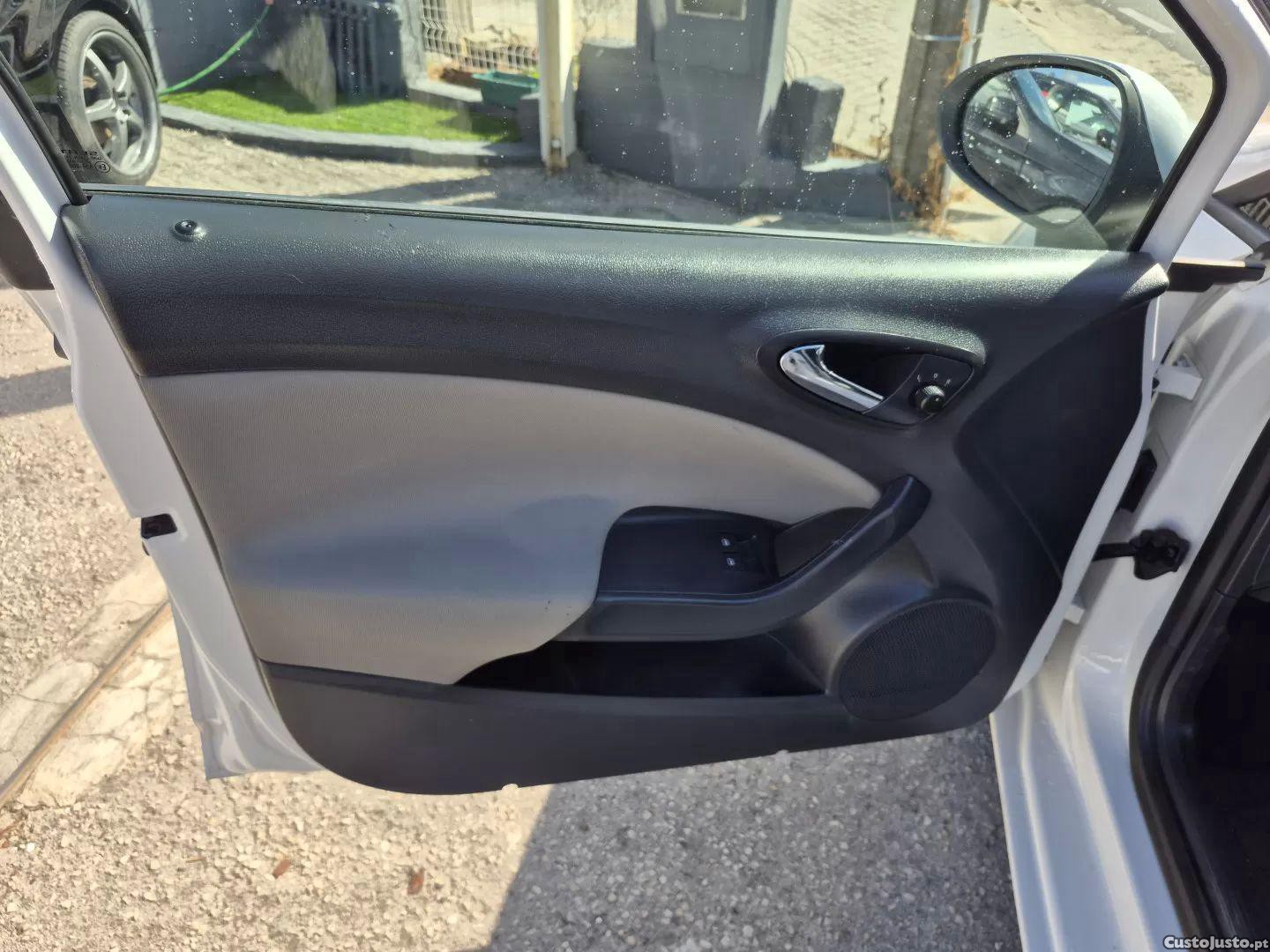 SEAT Ibiza 1.2 tdi cr ecomotive style 4you — fotografia 13