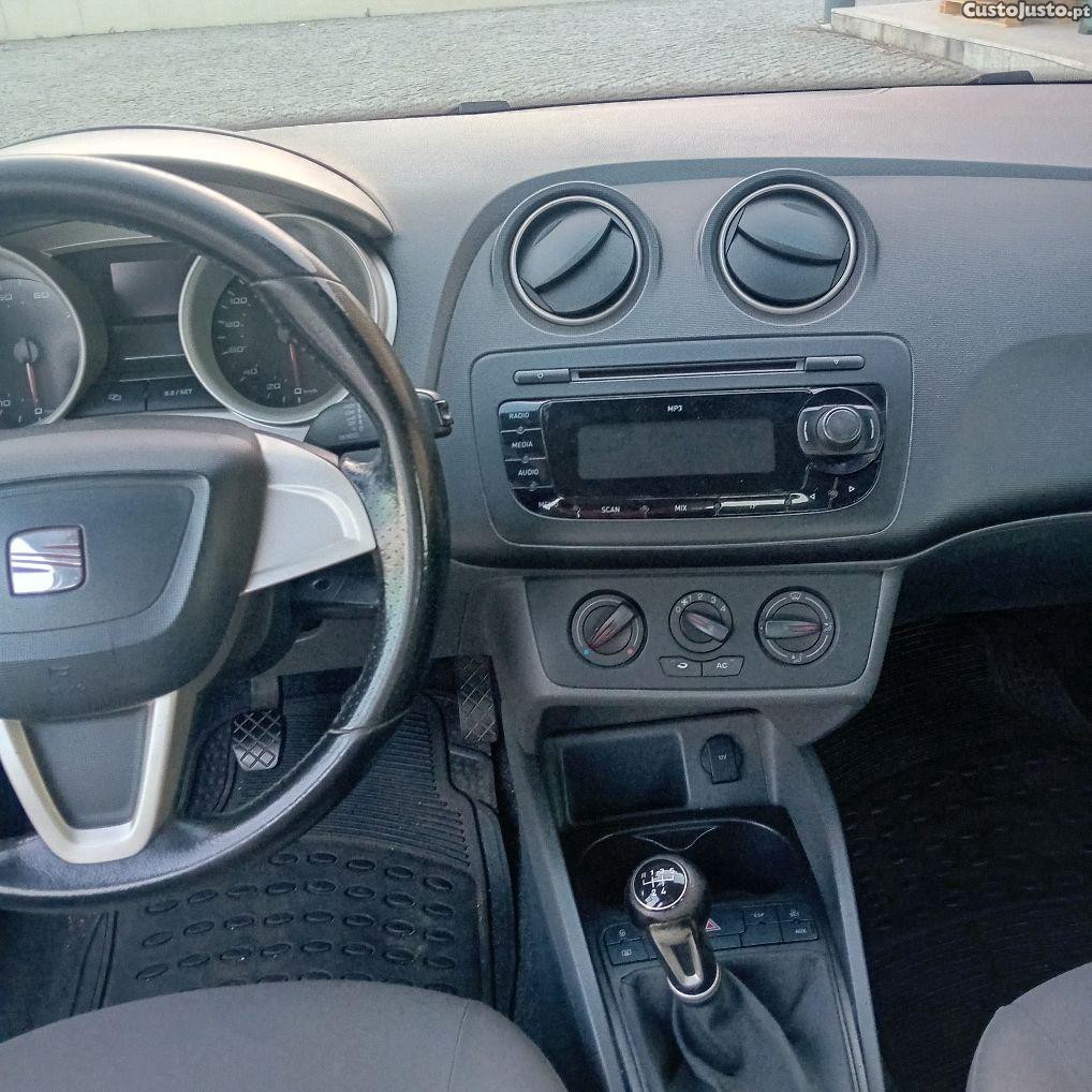 SEAT Ibiza 1.2 Style gasolina — fotografia 2