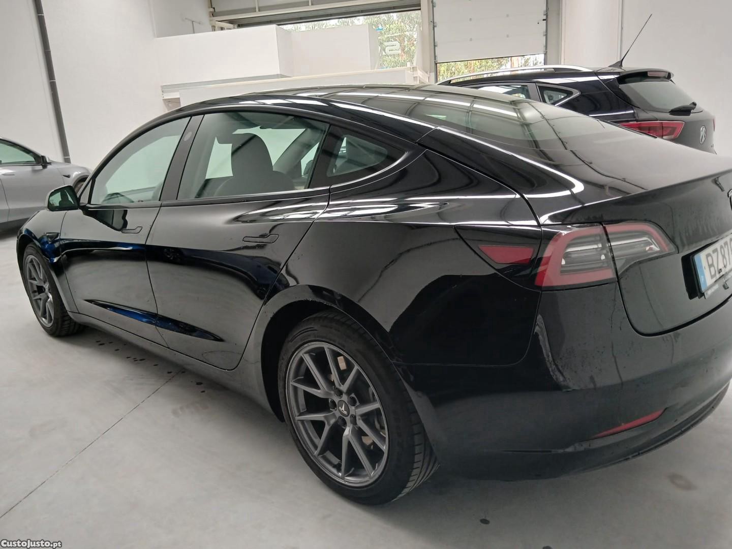 Tesla Model 3 Standard RWD — fotografia 5
