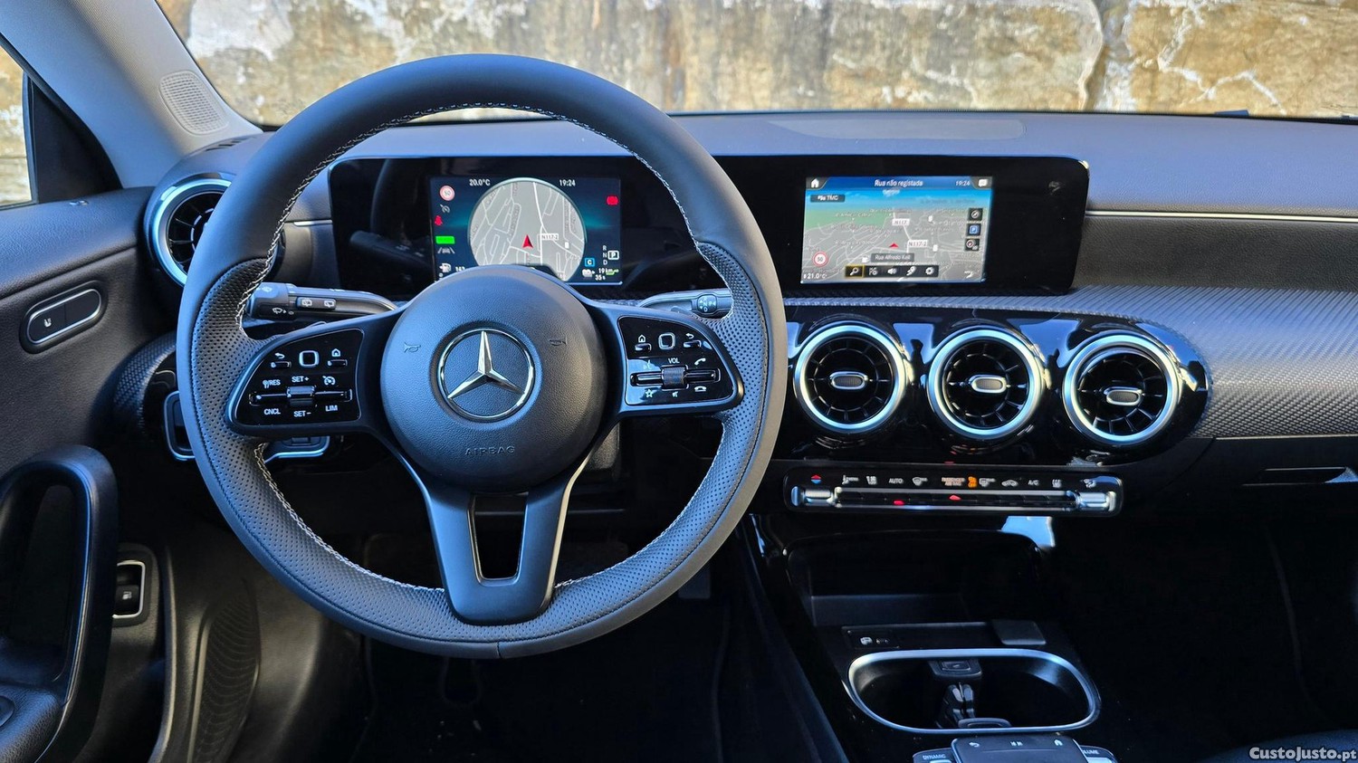 Mercedes-Benz CLA 250 e Style Plus Shooting Brake — fotografia 17