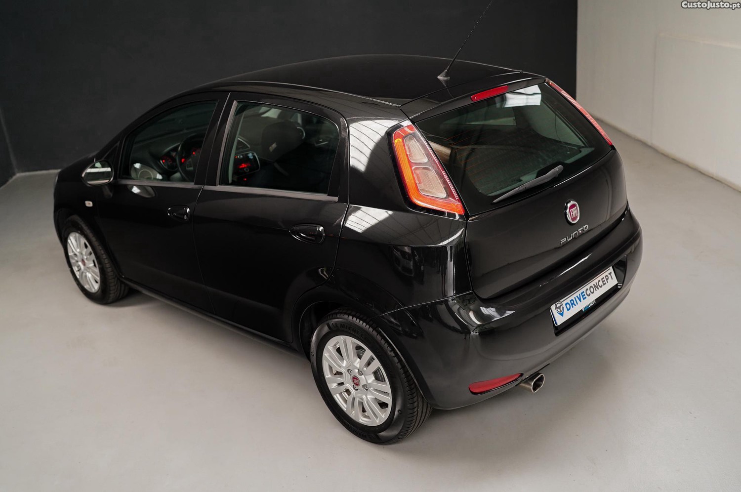 Fiat Punto 1.3 M-Jet Lounge S&S — fotografia 2