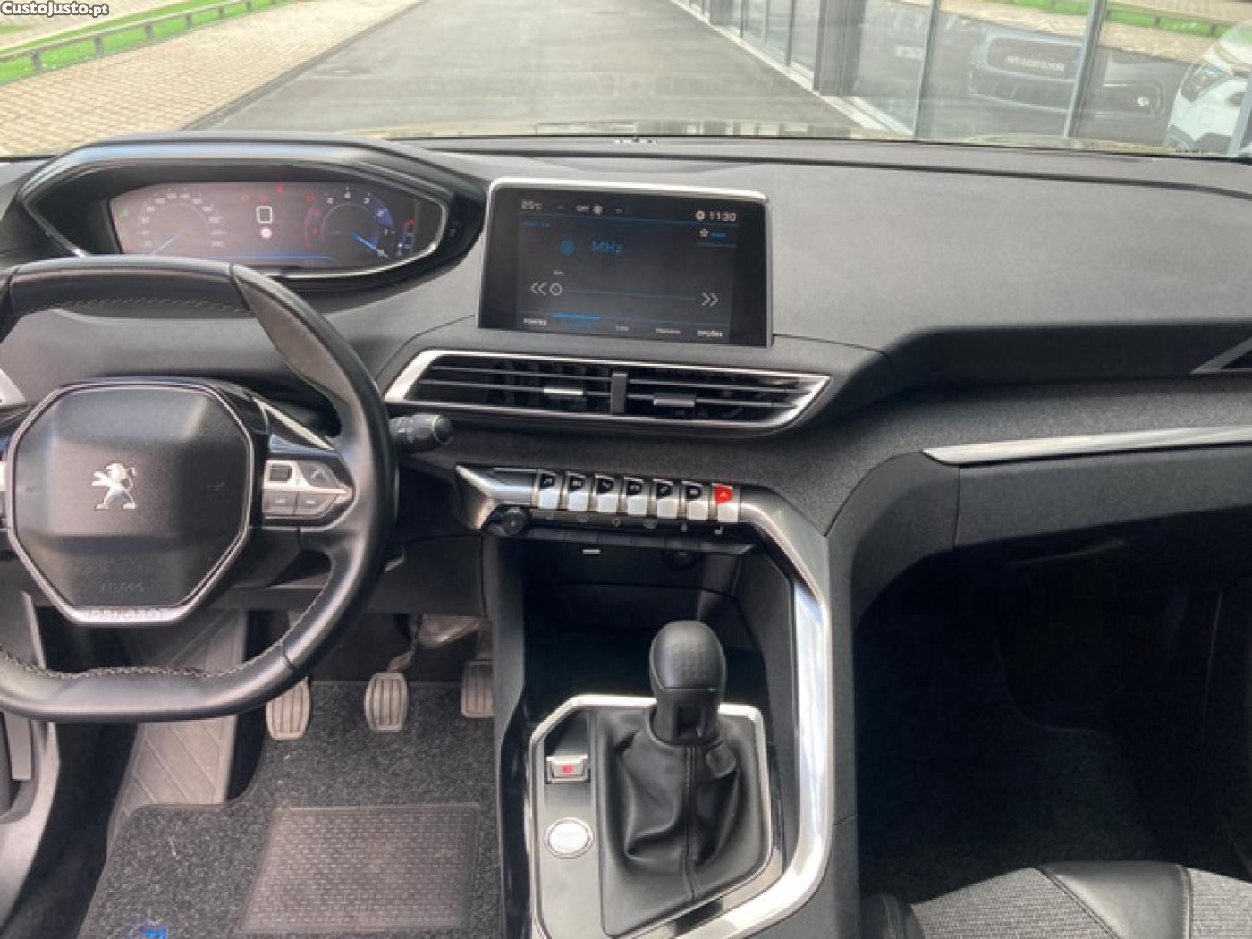 Peugeot 3008 1.2 PureTech Active — fotografia 12