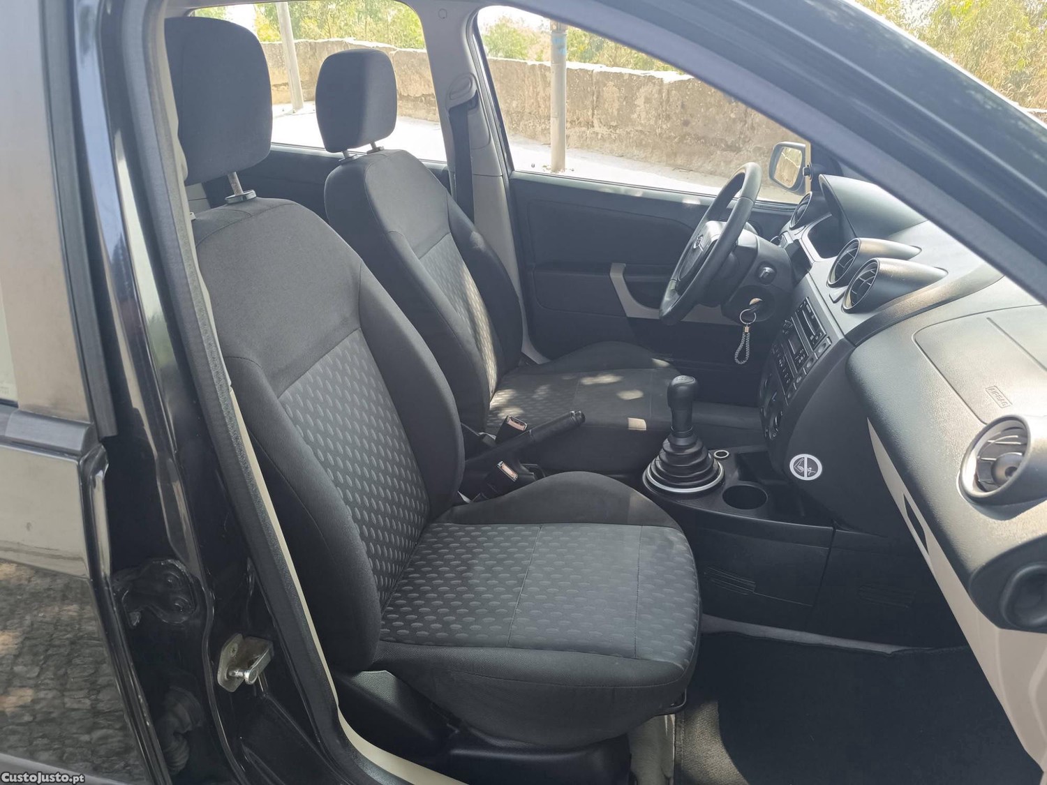 Ford Fiesta 1.25c/ revisão — fotografia 10