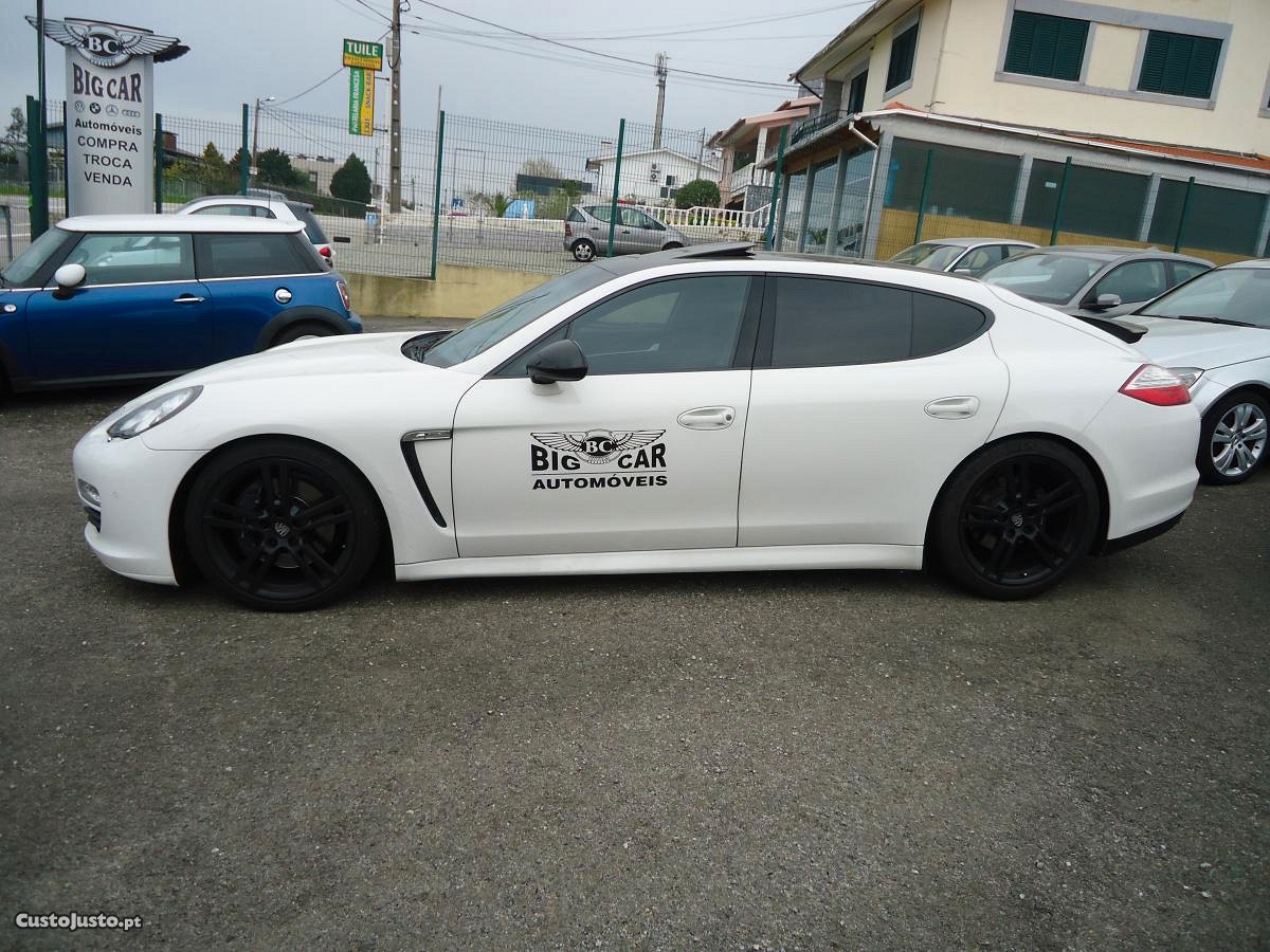 Porsche Panamera Black Night — fotografia 6
