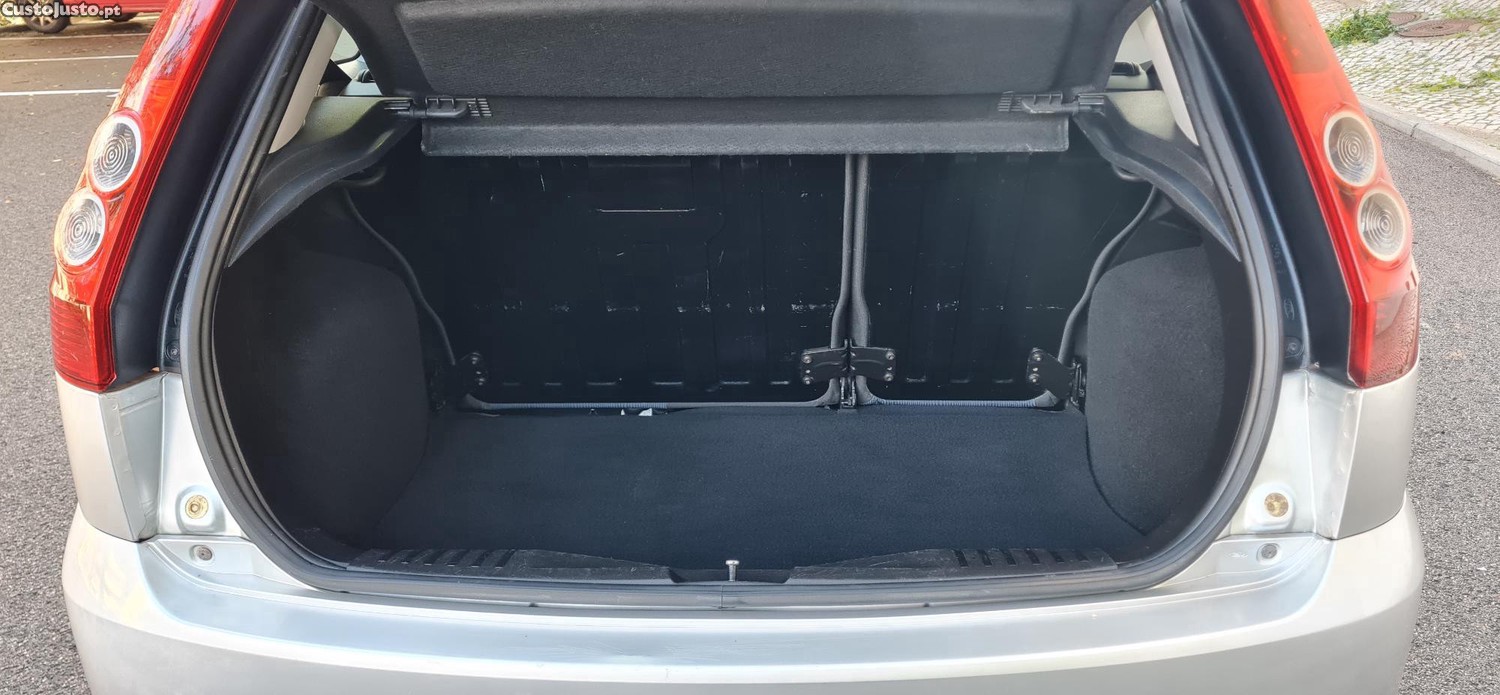 Ford Fiesta 1.4 Diesel, 5 Lugares, Estimado — fotografia 3