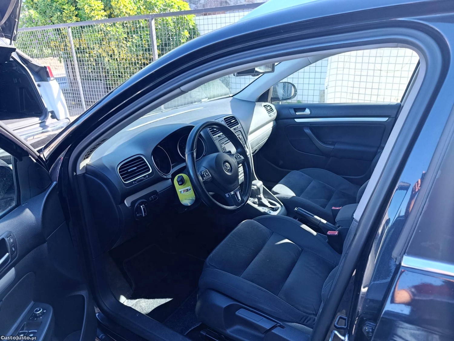 Volkswagen Golf 1.6 TDI AUTOMÁTICO — fotografia 8