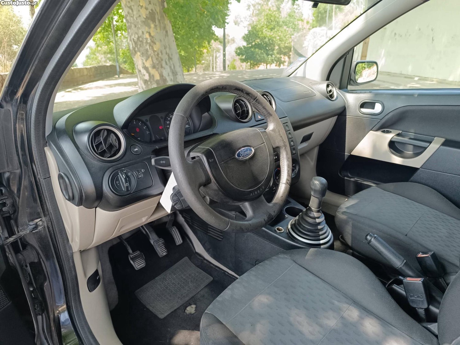 Ford Fiesta 1.25c/ revisão — fotografia 5