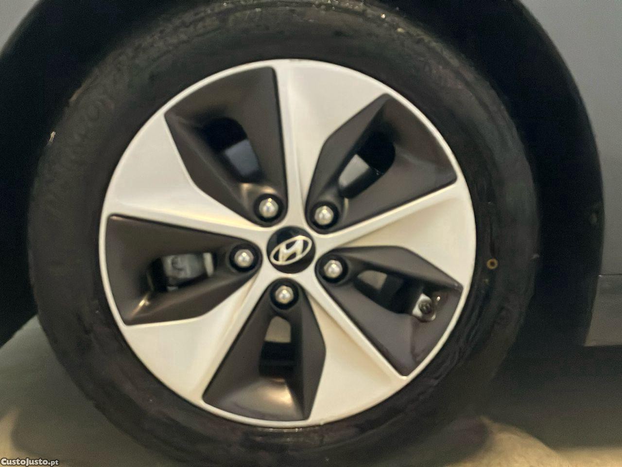 Hyundai IONIQ 28kWh Eletric Tech — fotografia 16
