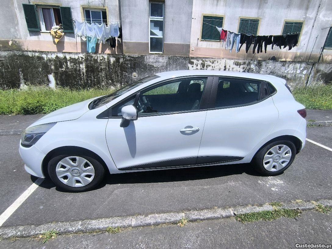 Renault Clio 4 1.5 dCi — fotografia 10
