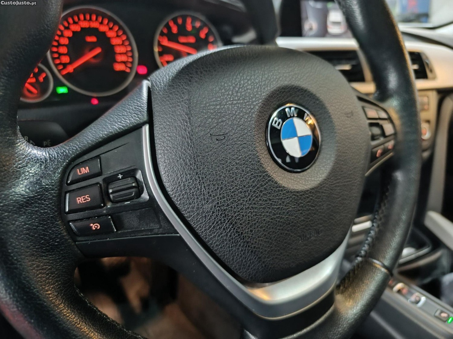 BMW 318 d Touring Line Luxury — fotografia 7