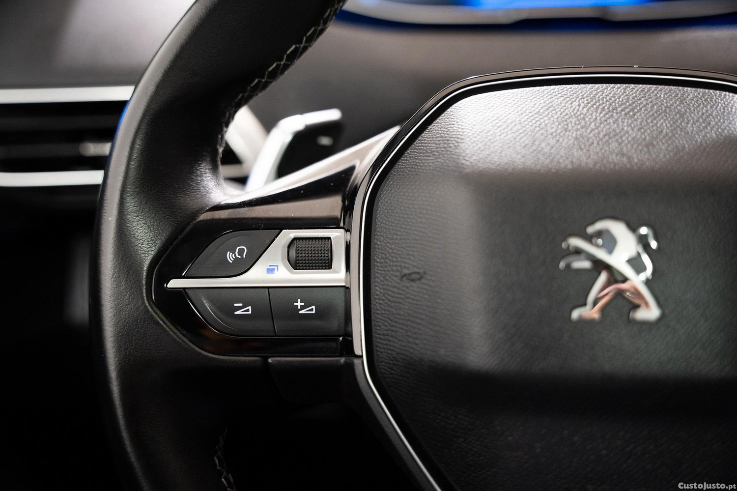 Peugeot 5008 1.2 PureTech Allure EAT8 — fotografia 17