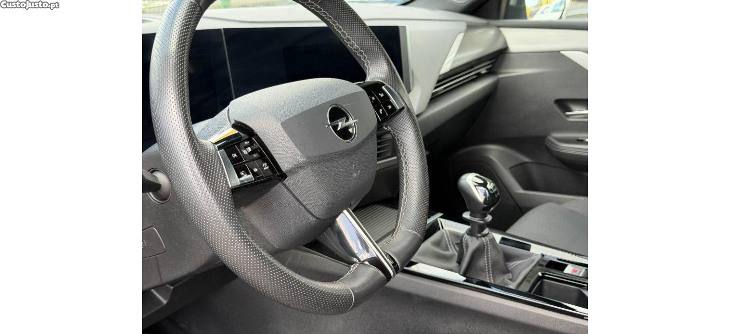 Opel Astra GS 1.2 T 130cv — fotografia 11