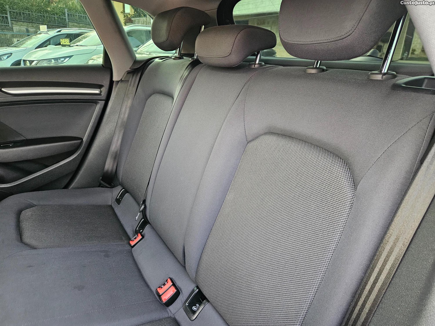 Audi A3 SPORTBACK 1.6 TDI S LINE — fotografia 4