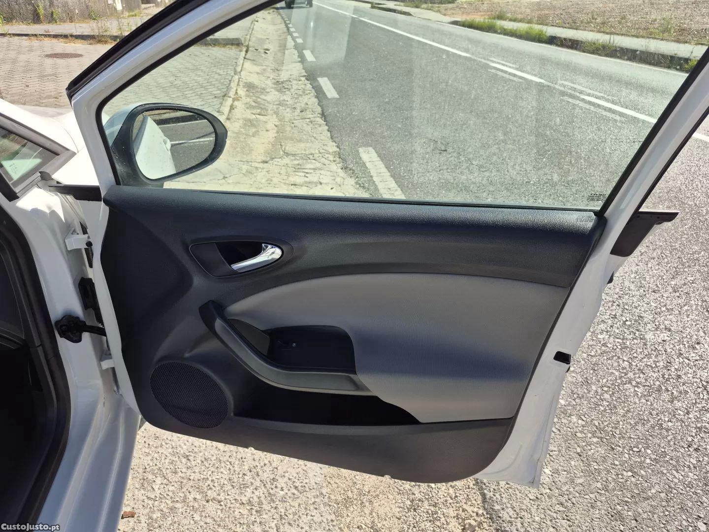 SEAT Ibiza 1.2 tdi cr ecomotive style 4you — fotografia 9