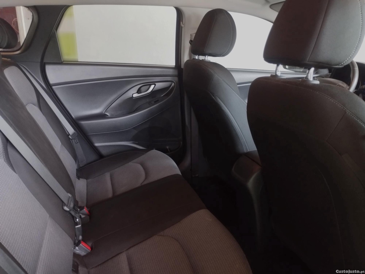Hyundai i30 1.6 CRDI SW Style — fotografia 5