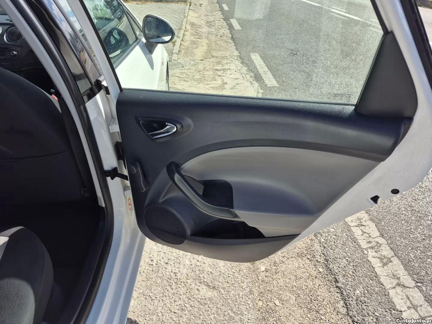 SEAT Ibiza 1.2 tdi cr ecomotive style 4you — fotografia 3