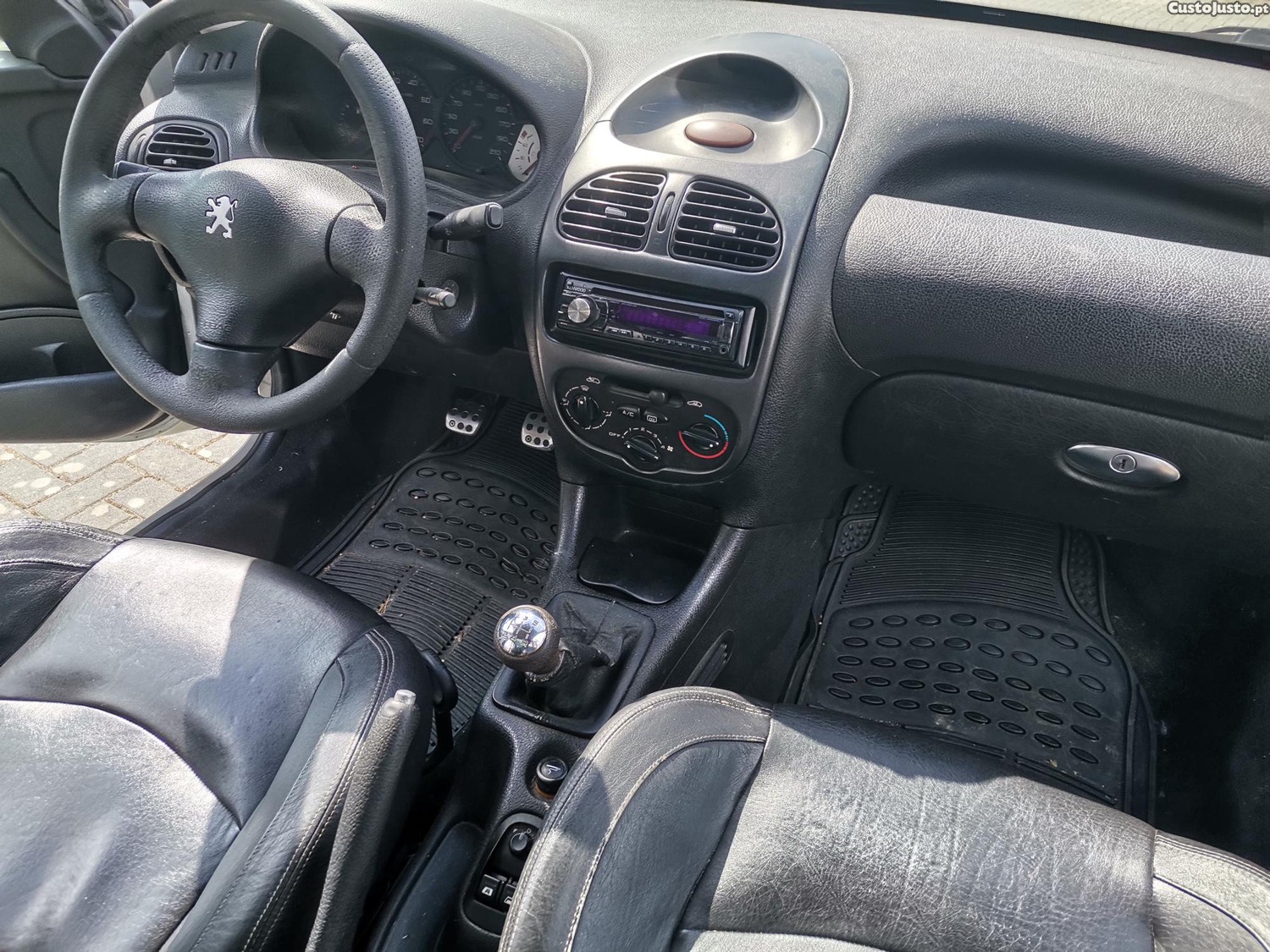 Peugeot 206 CC 1.6I — fotografia 3