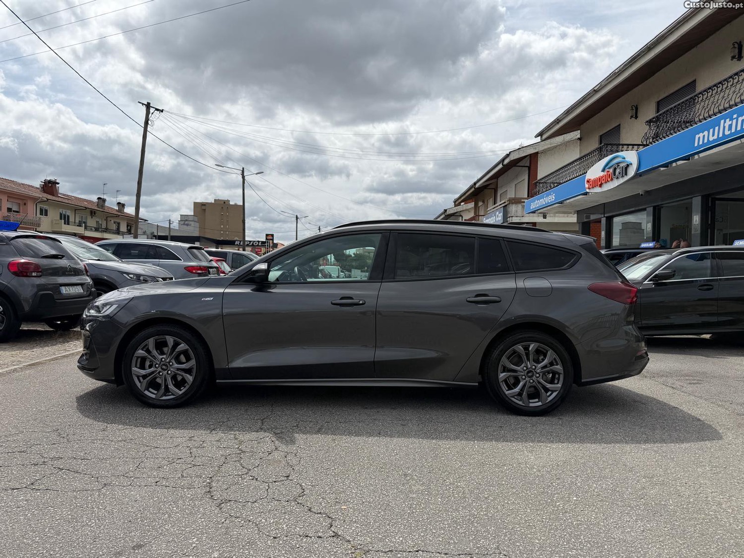 Ford Focus SW 1.0 EcoBoost MHEV ST-Line — fotografia 23
