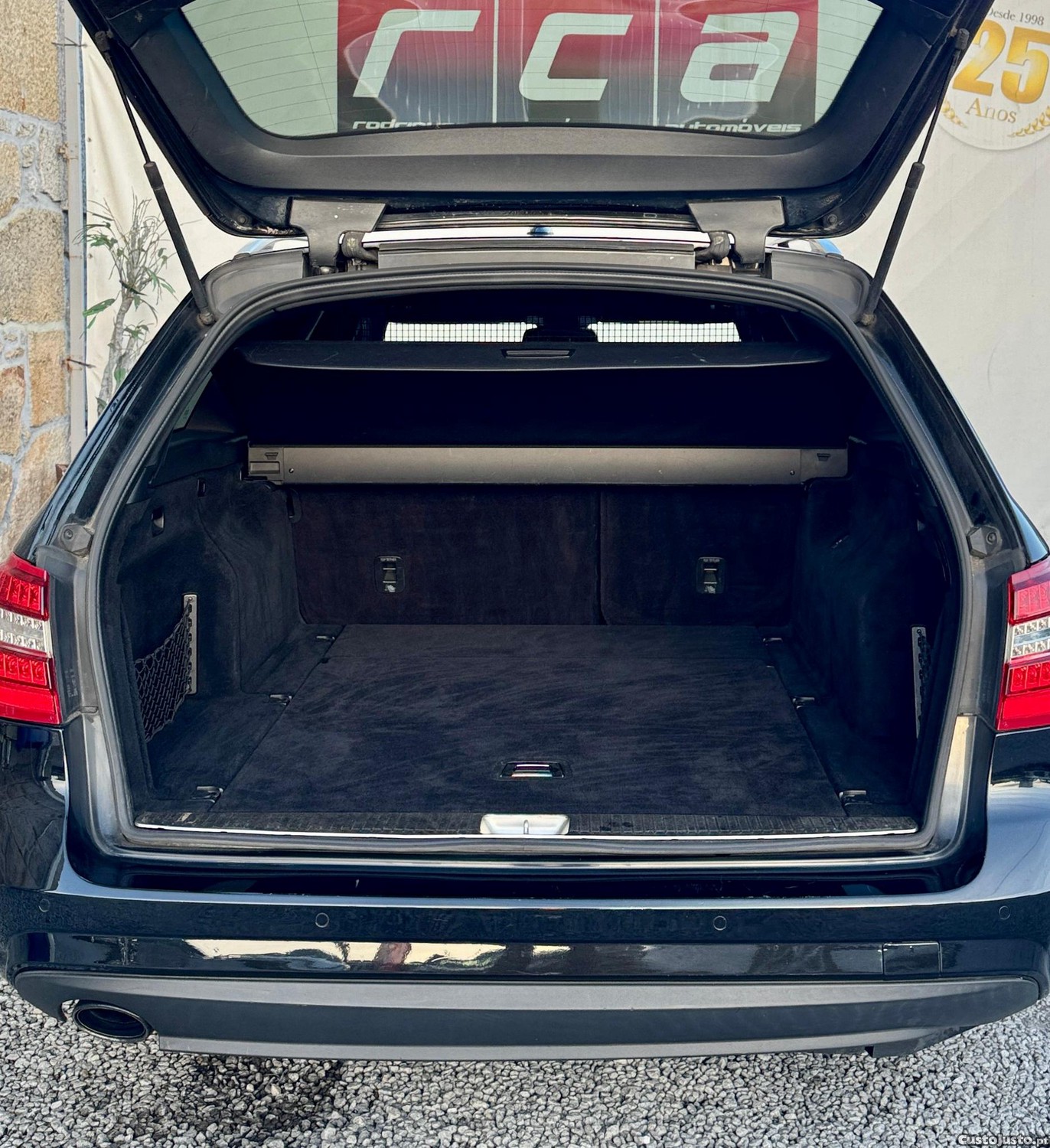 Mercedes-Benz E 250 AMG cx.7G Tronic — fotografia 17