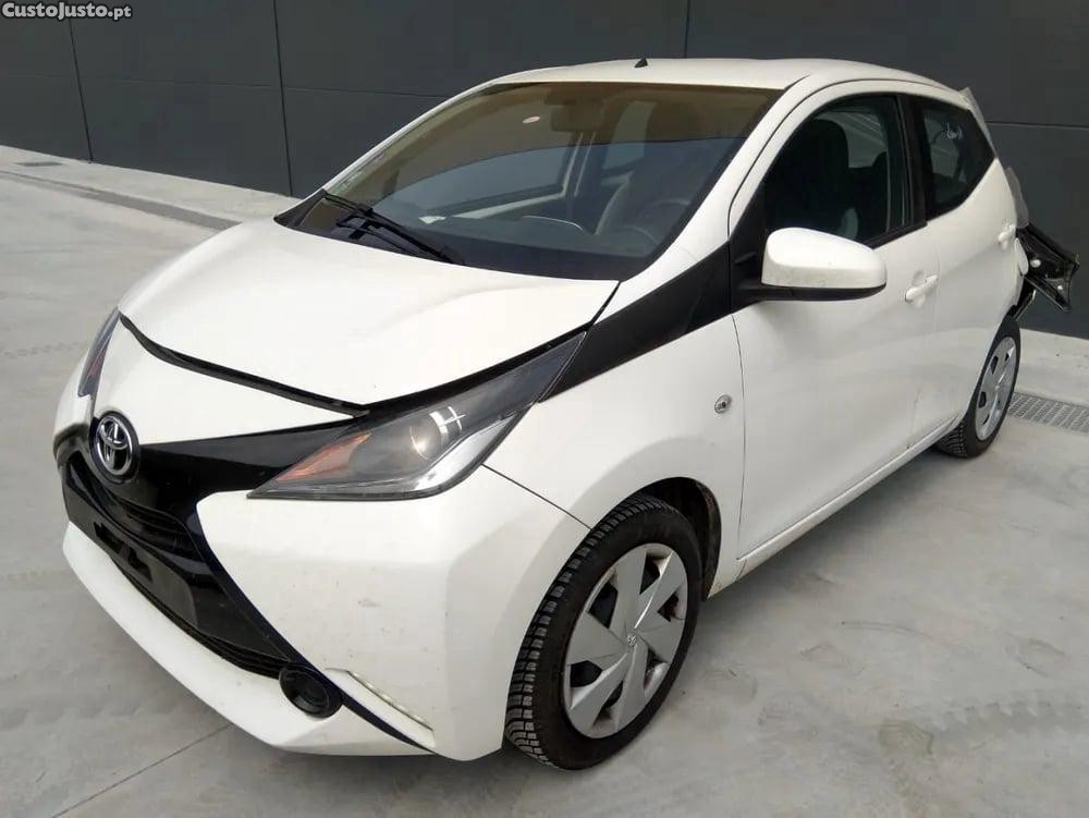 Toyota Aygo 1.0 (KGB40) (51 kW / 69 cv) [05.2014 - ...] - 16 — photo 2